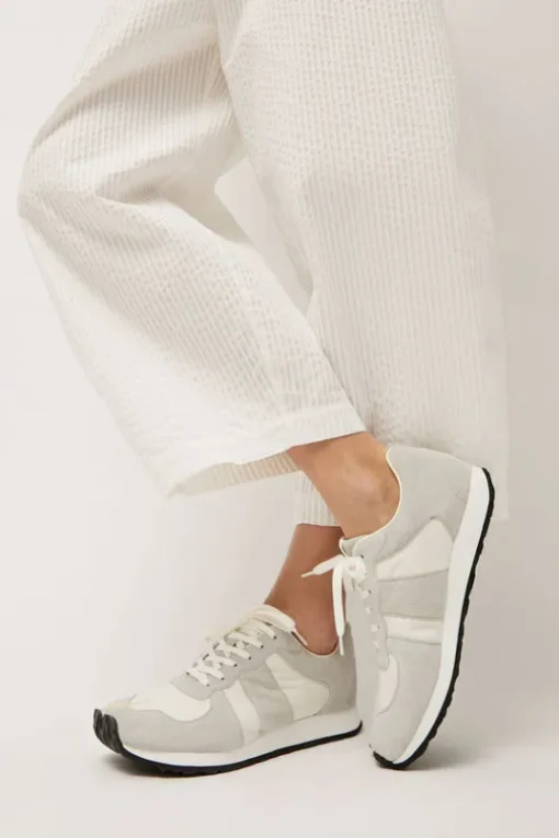 Tabi Trainer in White