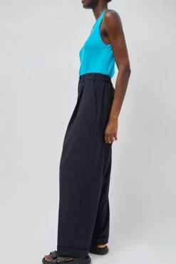 Tailoring Masculine Pants in Night