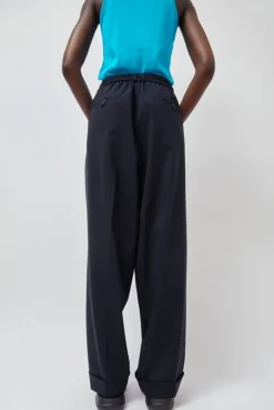 Tailoring Masculine Pants in Night