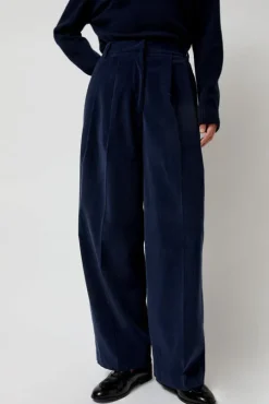 Thin Corduroy Wide Leg Pants in Navy