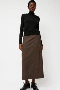 Thin Ribbed Roll Neck Top in Black