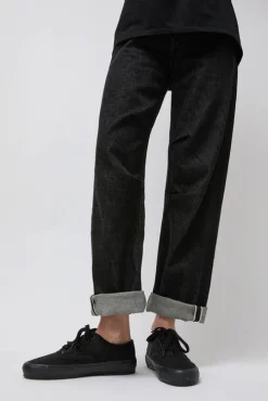 5851 Trainer in Black