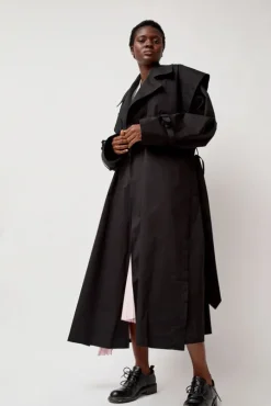 Trench Coat in Black