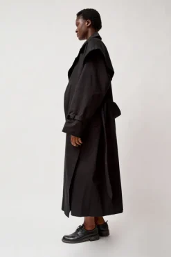 Trench Coat in Black