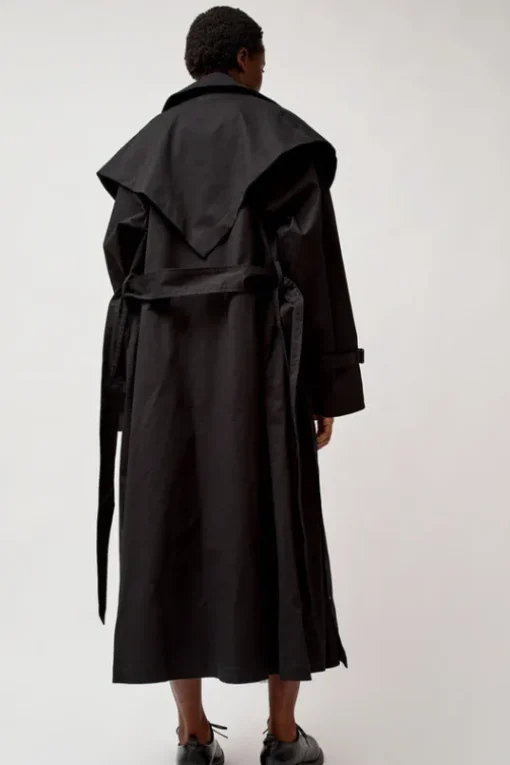 Trench Coat in Black