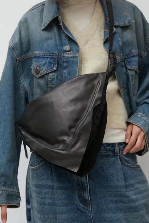 Triangolo Small Bag in Black