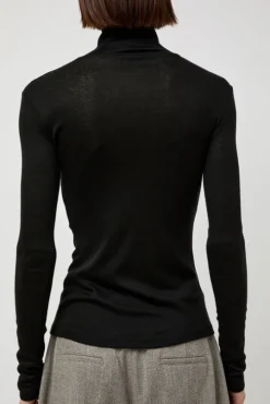 Turtle T-Shirt in Black