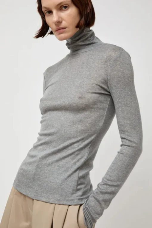 Turtle T-Shirt in Grey