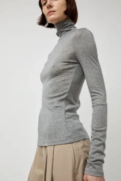 Turtle T-Shirt in Grey