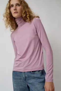 Turtleneck in Still Purple
