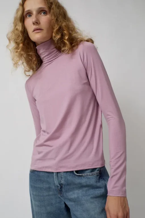 Turtleneck in Still Purple