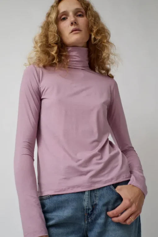 Turtleneck in Still Purple