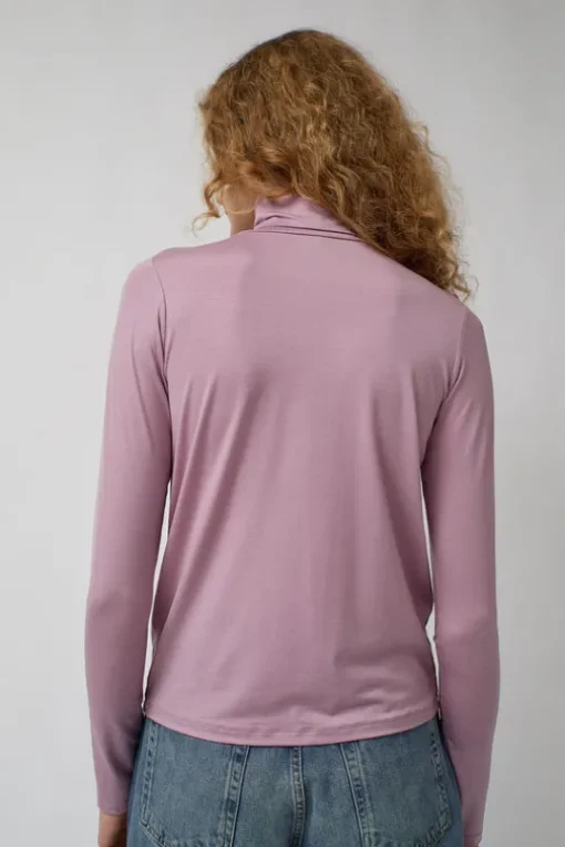 Turtleneck in Still Purple