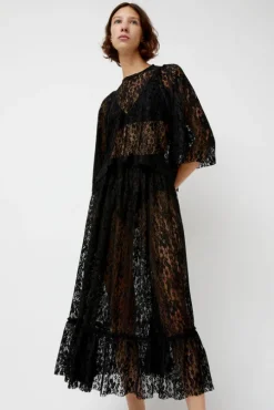Venus Skirt in Black