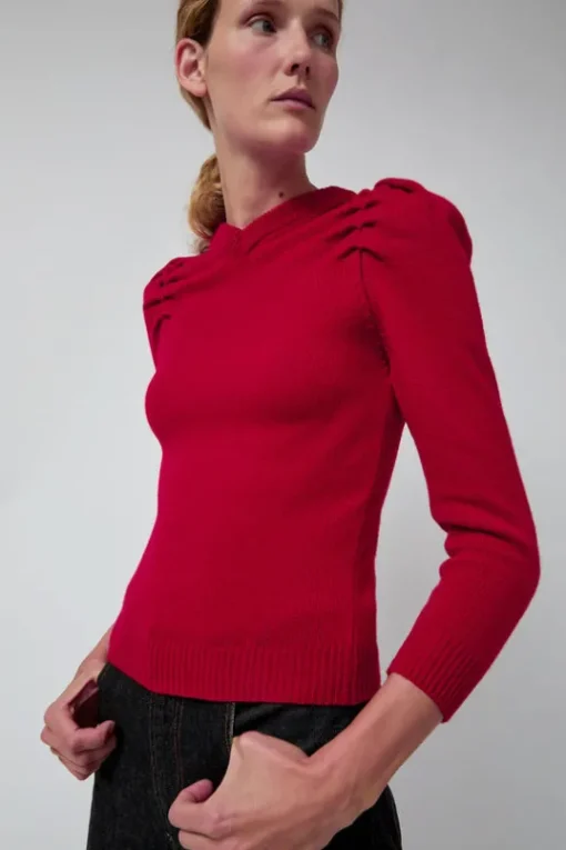 Victoria in Red