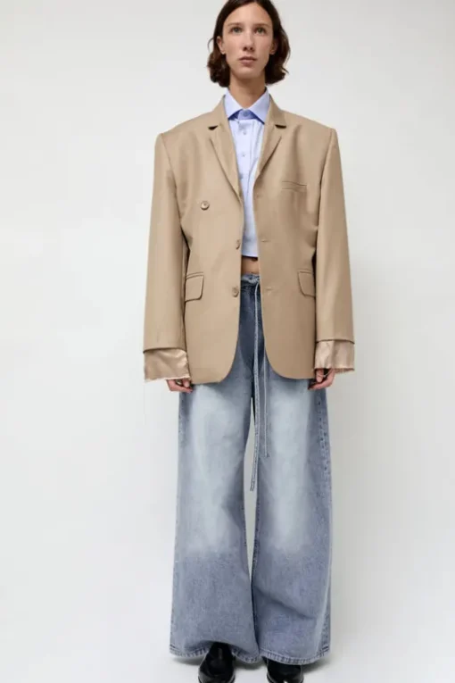 Virgin Wool Single Breasted Blazer in Beige