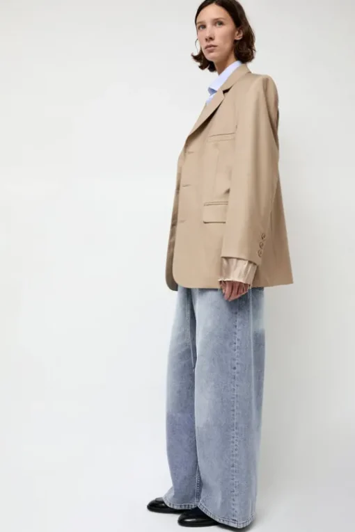 Virgin Wool Single Breasted Blazer in Beige