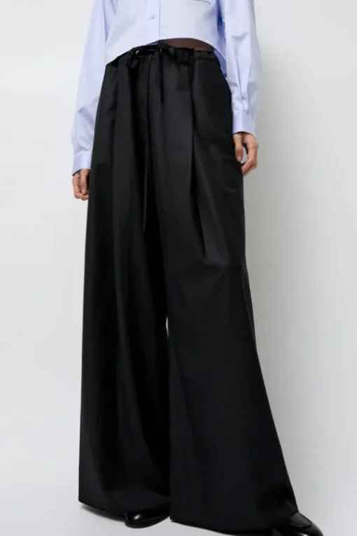 Virgin Wool Tailored Shared Pants in Black