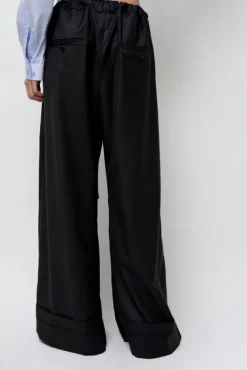 Virgin Wool Tailored Shared Pants in Black