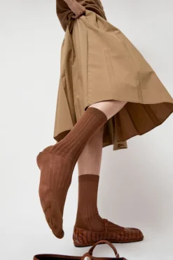 Viscose Tabi Socks in Camel