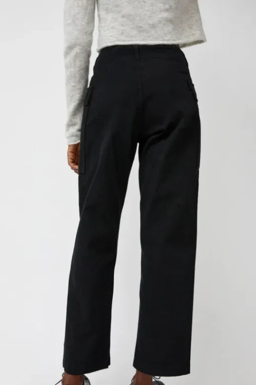 Washed Cargo Pants in Black