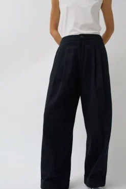 Wes Pleat Pant in Black Warp and Indigo Weft