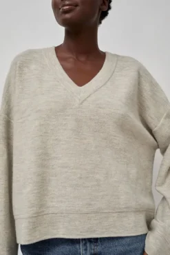 Wide V Neck in Carrara