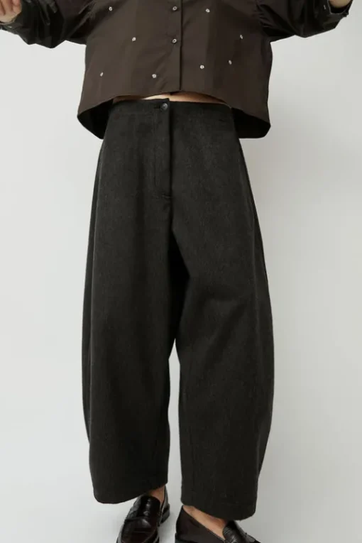 Wool Curved Pants in Java
