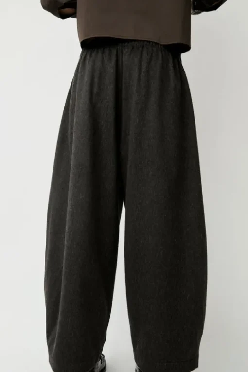 Wool Curved Pants in Java