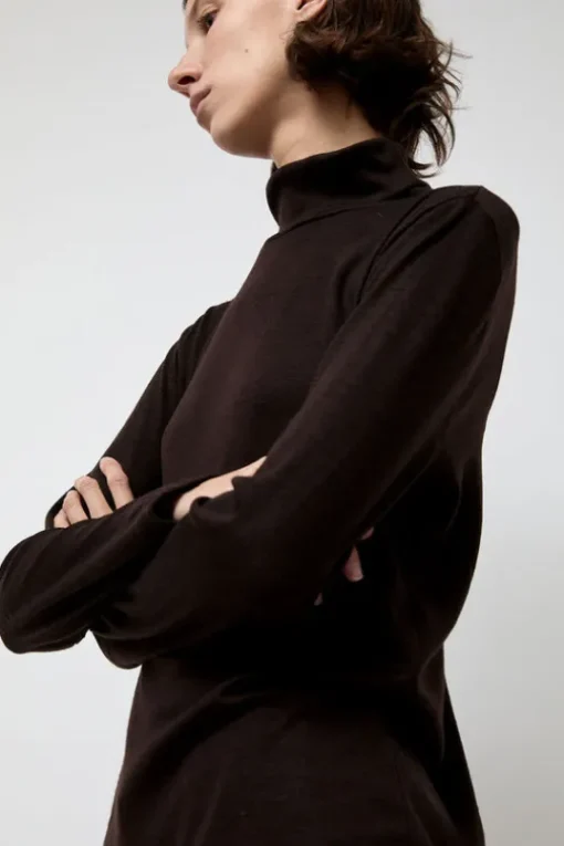 Wool Turtle Neck in Cacao