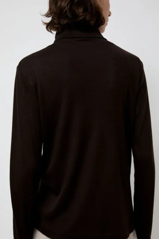 Wool Turtle Neck in Cacao