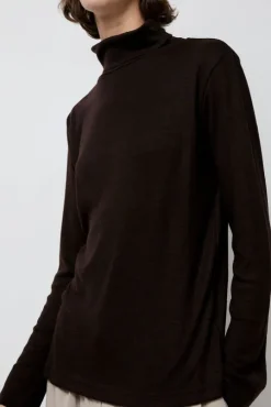 Wool Turtle Neck in Cacao