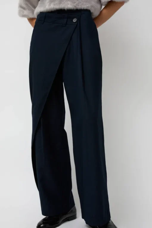 Wool Wrapped Slacks in Navy