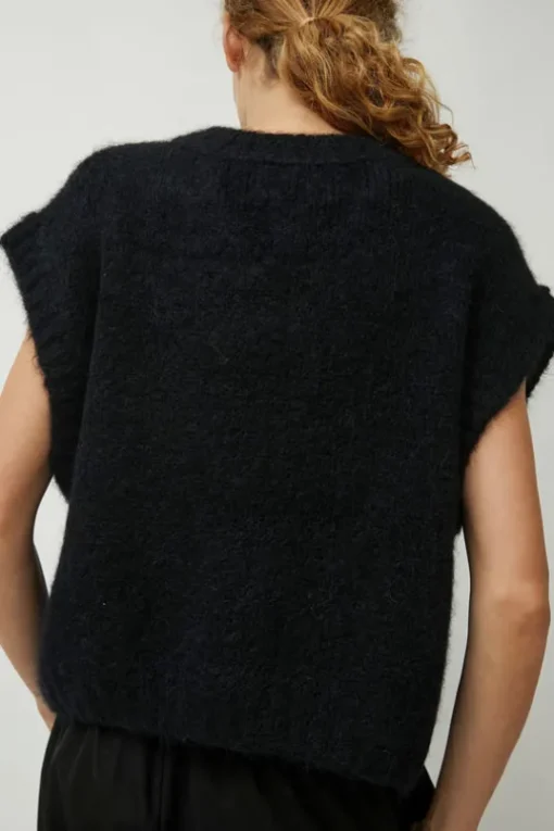 Yume Vest in Black