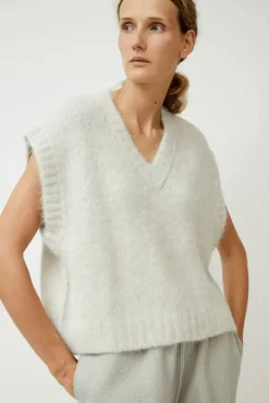 Yume Vest in Ice