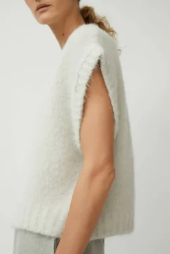 Yume Vest in Ice