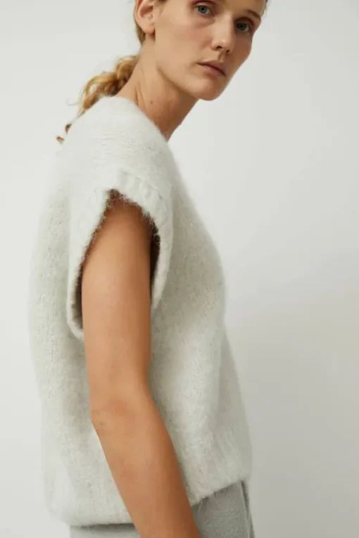 Yume Vest in Ice